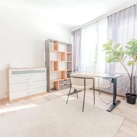 公寓 By Train Station *