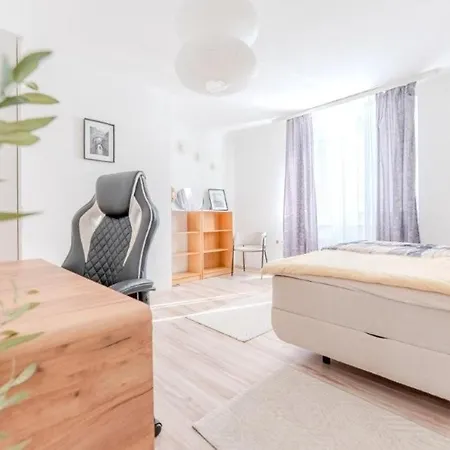 Danube Living Collection - Bahnhofplatz - Nahe Altstadt * كريمس ان دير دوناو