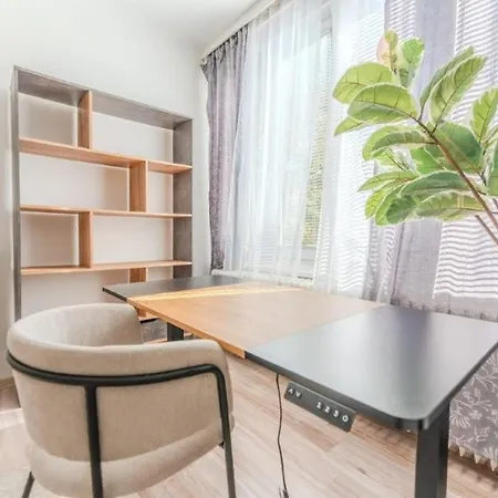 Danube Living Collection - Bahnhofplatz - Nahe Altstadt