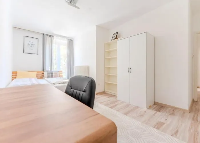 Lejlighed By Train Station