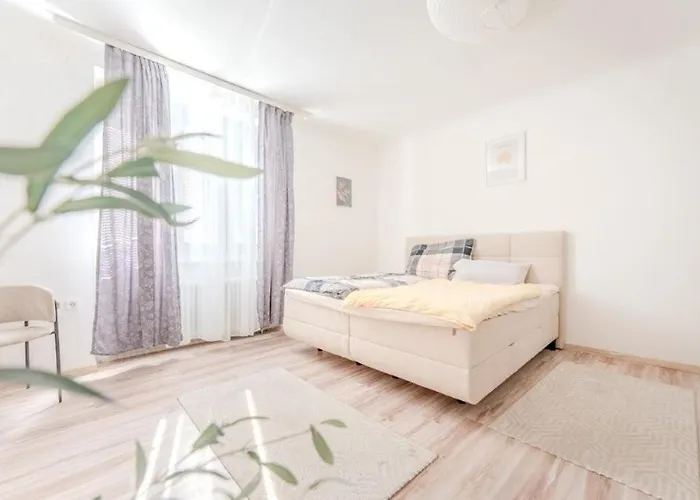 Lejlighed By Train Station