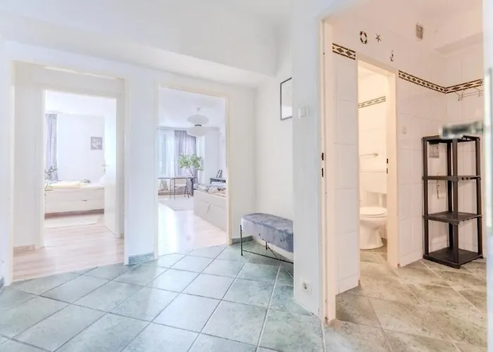 By Train Station Lejlighed *