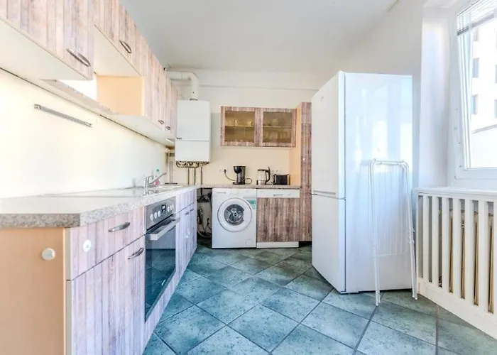 By Train Station Lejlighed